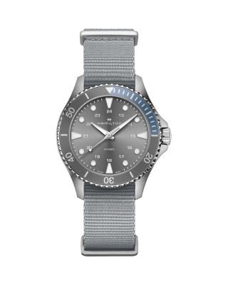 Khaki Navy Scuba Auto - Blue dial - stainless steel bracelet