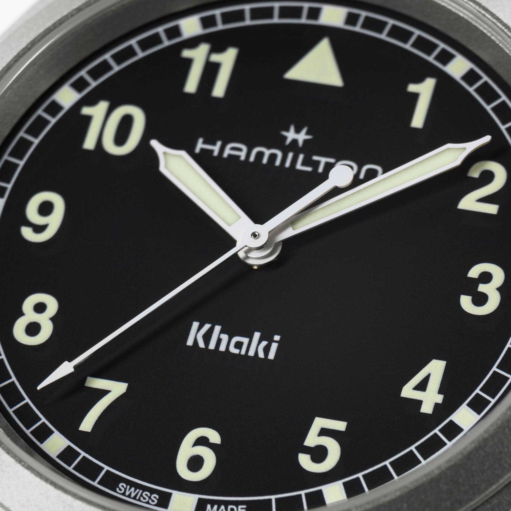 Khaki Field Quartz 38mm | Hamilton Watch - H69401130 Khaki Field Quartz 38mm | Hamilton Watch - H69401130