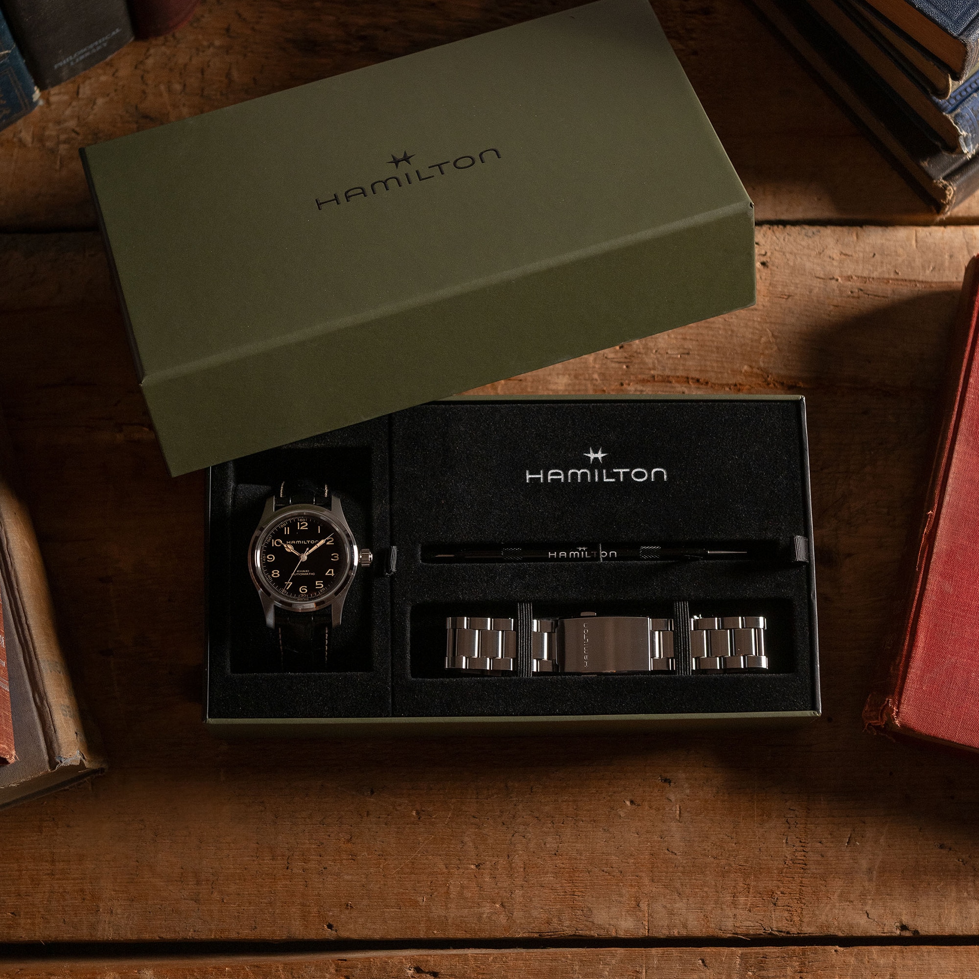 カーキ フィールド Murph 42mm Bracelet Bundle | Hamilton
