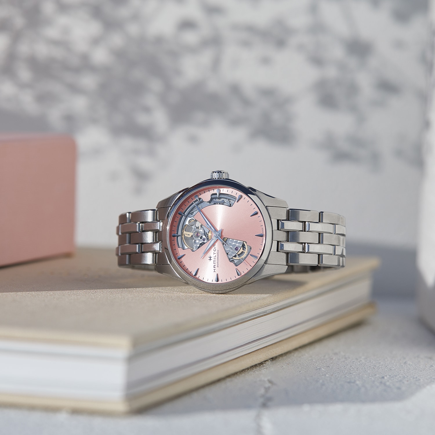 Een fris begin met onze roze horloges in lentestijl