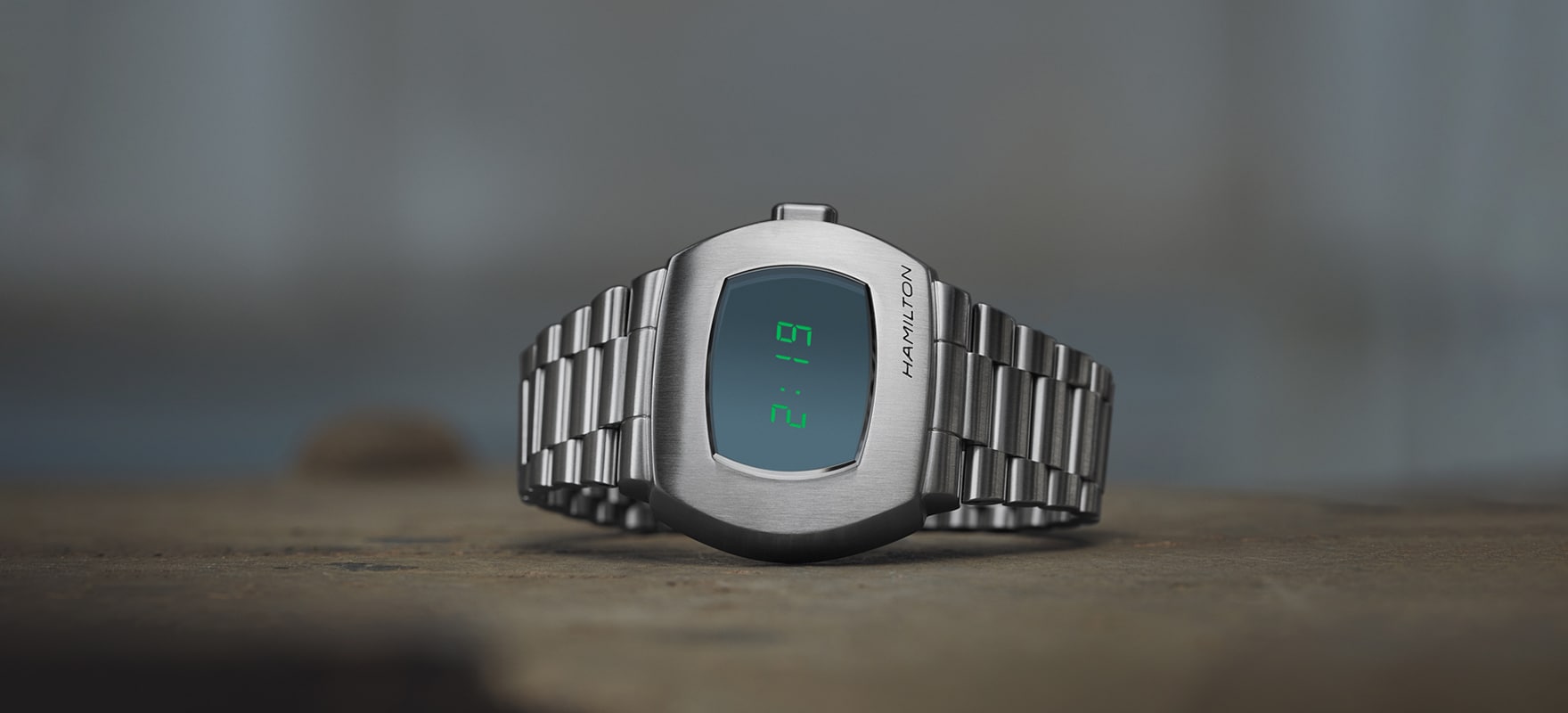 Montre numérique avec bracelet en acier vert D-Logo
